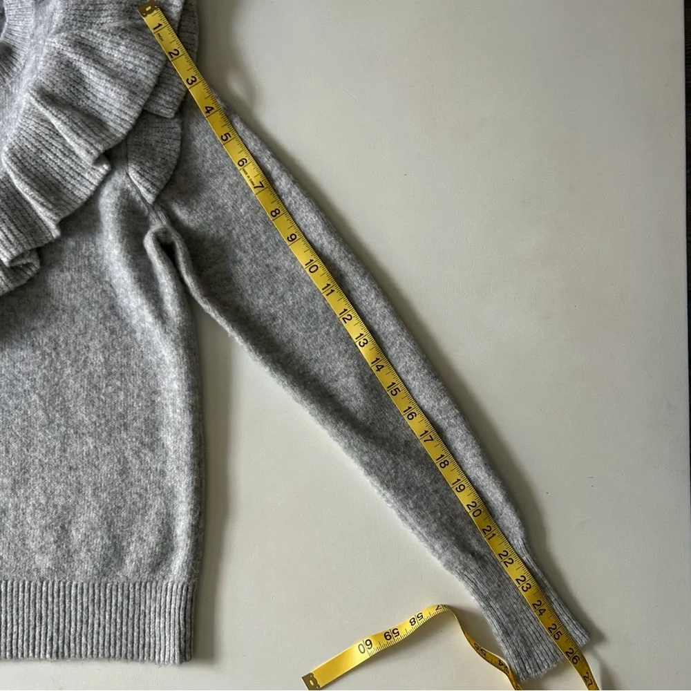LOFT Gray Ruffle Trim Knit Sweater Puff Sleeves Spring Trend Size XS - Picture 6 of 6